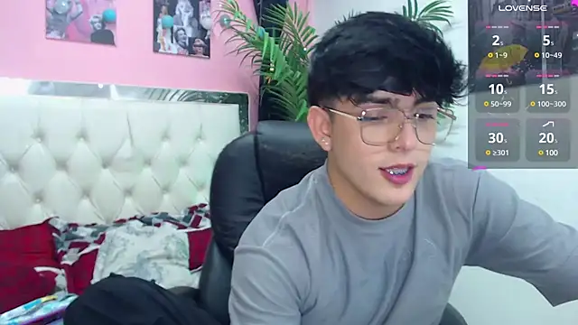 nolan twink1 online show from March 22, 6:47 pm