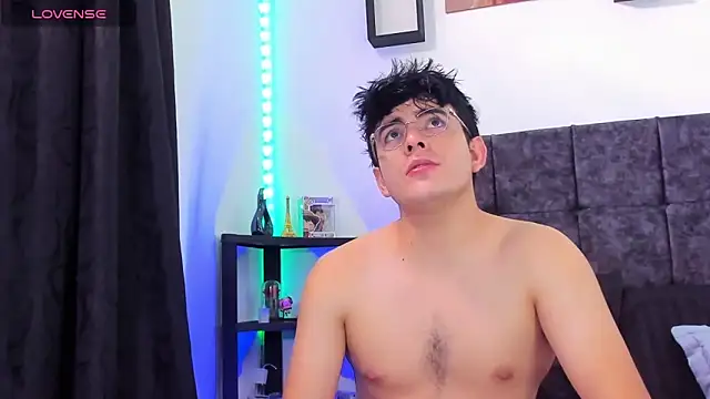 nolan twink1 online show from April 15, 5:39 pm