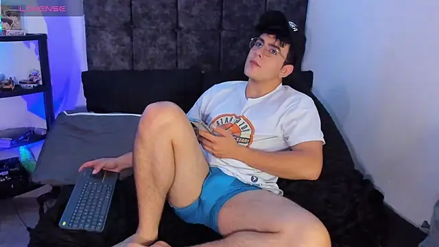 nolan twink1 online show from April 18, 7:07 pm