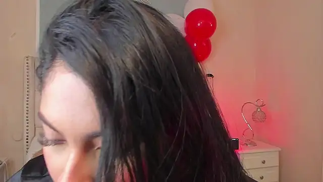 Mia Elowen online show from February 14, 9:53 pm