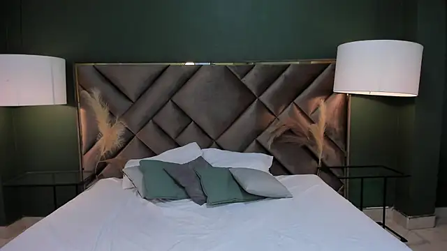 Mia Elowen online show from March 10, 10:34 pm