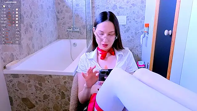 dorafisher01 online show from October 19, 9:34 am