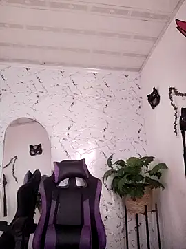 Snapshot of LaurenWelly_ chatting on September 19, 3:38 pm LaurenWelly online show from September 19, 3:38 pm