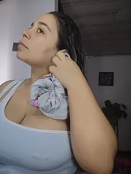 Snapshot of LaurenWelly_ chatting on July 17, 6:27 pm LaurenWelly online show from July 17, 6:27 pm