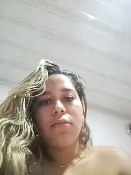 LaurenWelly  online show from April 1, 11:23 pm