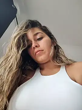 Snapshot of LaurenWelly_ chatting on March 21, 9:01 pm LaurenWelly online show from March 21, 9:01 pm