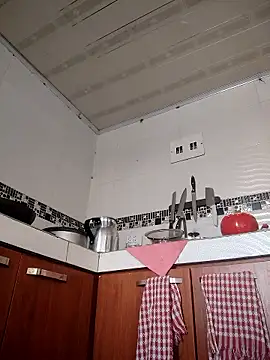 LaurenWelly  online show from April 12, 8:34 pm