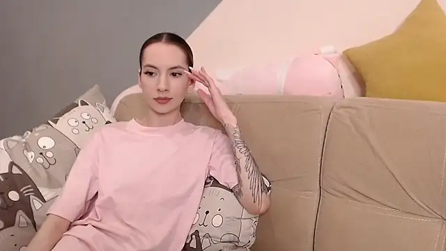 Snapshot of AmbrielHailey chatting on May 4, 1:36 pm AmbrielHailey online show from May 4, 1:36 pm