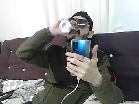 Snapshot of kallaviz chatting on December 15, 6:14 pm kallaviz online show from December 15, 6:14 pm