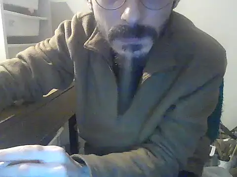 Snapshot of kallaviz chatting on January 8, 4:46 pm kallaviz online show from January 8, 4:46 pm