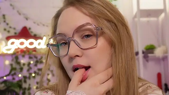 MonicaAsis online show from February 3, 5:51 pm