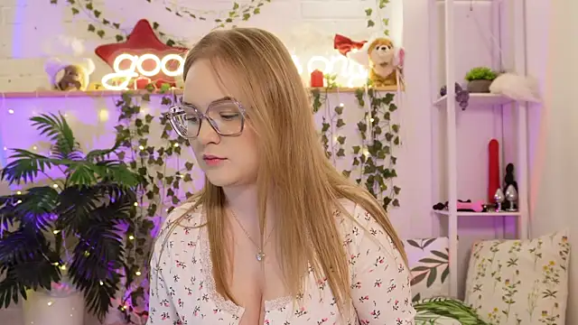 MonicaAsis online show from March 7, 6:02 pm