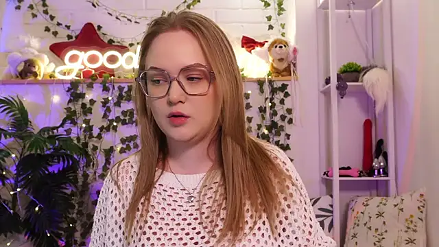 MonicaAsis online show from March 18, 5:58 pm