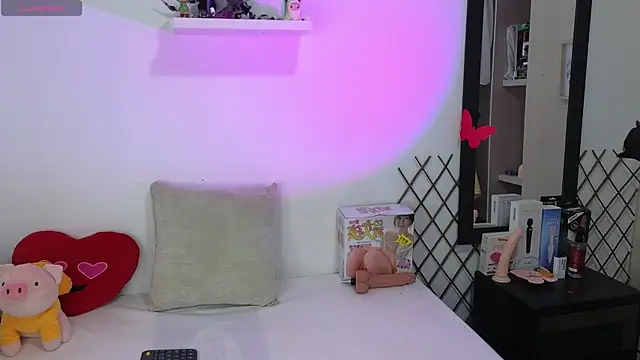 Snapshot of milky__boy_ chatting on February 24, 5:33 am milky boy online show from February 24, 5:33 am