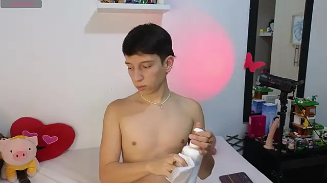 milky  boy  online show from April 8, 11:28 pm