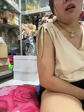 Snapshot of Cesywet chatting on March 23, 3:10 am Cesywet online show from March 23, 3:10 am