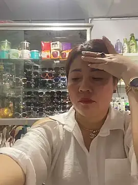 Snapshot of Cesywet chatting on March 11, 6:52 am Cesywet online show from March 11, 6:52 am