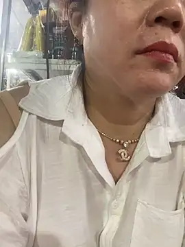 Snapshot of Cesywet chatting on March 11, 9:56 am Cesywet online show from March 11, 9:56 am