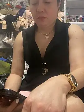 Snapshot of Cesywet chatting on March 8, 7:05 am Cesywet online show from March 8, 7:05 am