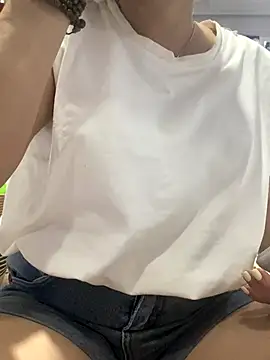 Snapshot of Cesywet chatting on September 27, 4:51 am Cesywet online show from September 27, 4:51 am