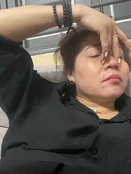 Snapshot of Cesywet chatting on March 13, 12:02 pm Cesywet online show from March 13, 12:02 pm