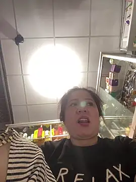 Snapshot of Cesywet chatting on October 6, 2:46 am Cesywet online show from October 6, 2:46 am