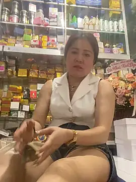 Snapshot of Cesywet chatting on March 12, 5:35 am Cesywet online show from March 12, 5:35 am