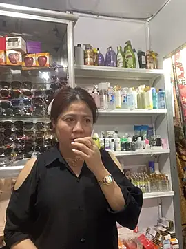 Snapshot of Cesywet chatting on March 13, 7:20 am Cesywet online show from March 13, 7:20 am