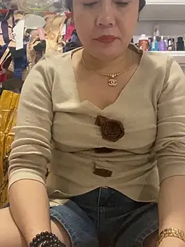 Snapshot of Cesywet chatting on March 21, 2:18 am Cesywet online show from March 21, 2:18 am