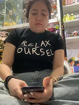 Snapshot of Cesywet chatting on March 20, 10:10 am Cesywet online show from March 20, 10:10 am