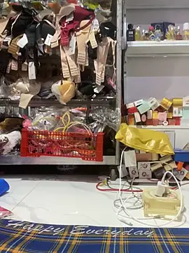 Snapshot of Cesywet chatting on September 24, 5:14 am Cesywet online show from September 24, 5:14 am