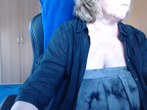 Snapshot of _sunshine__ chatting on February 15, 7:42 am sunshine online show from February 15, 7:42 am