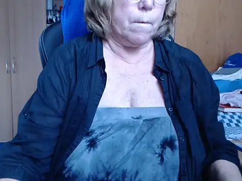 Snapshot of _sunshine__ chatting on February 5, 7:48 am sunshine online show from February 5, 7:48 am