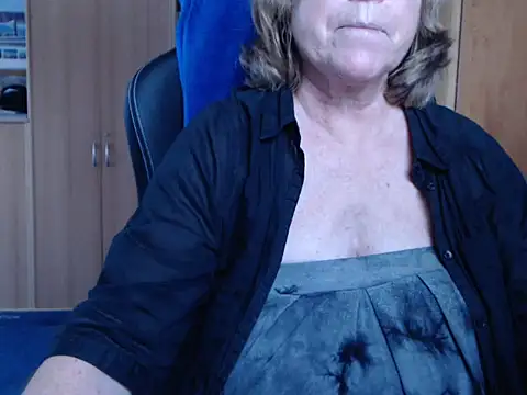 Snapshot of _sunshine__ chatting on February 4, 7:25 am sunshine online show from February 4, 7:25 am