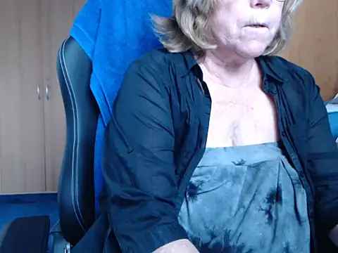 Snapshot of _sunshine__ chatting on February 25, 7:41 am sunshine online show from February 25, 7:41 am