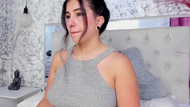 Snapshot of Megan_rossee chatting on October 21, 11:53 am Megan rossee online show from October 21, 11:53 am