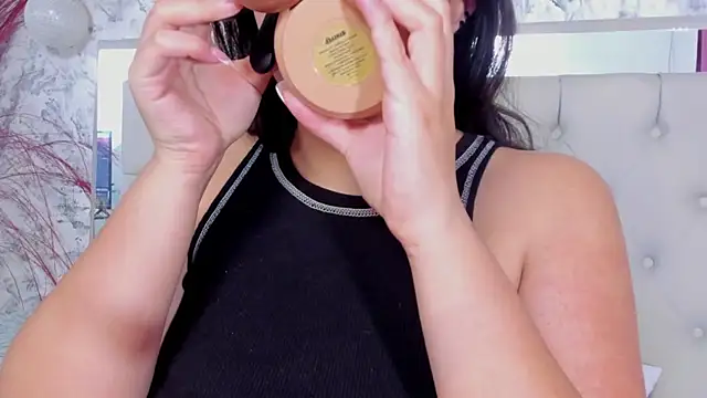 Snapshot of Megan_rossee chatting on December 2, 11:12 am Megan rossee online show from December 2, 11:12 am