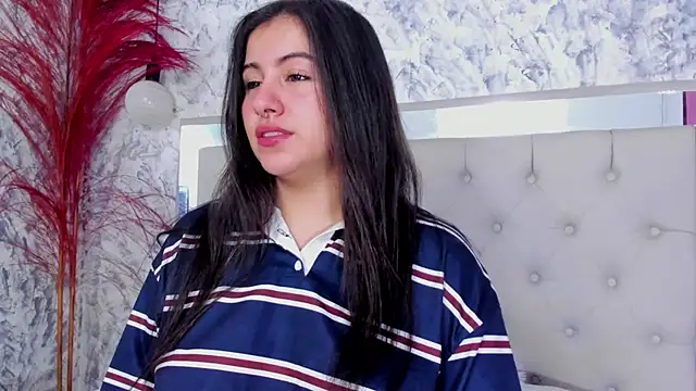 Snapshot of Megan_rossee chatting on December 4, 11:20 am Megan rossee online show from December 4, 11:20 am