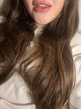 Elinatiranda online show from March 16, 4:09 am