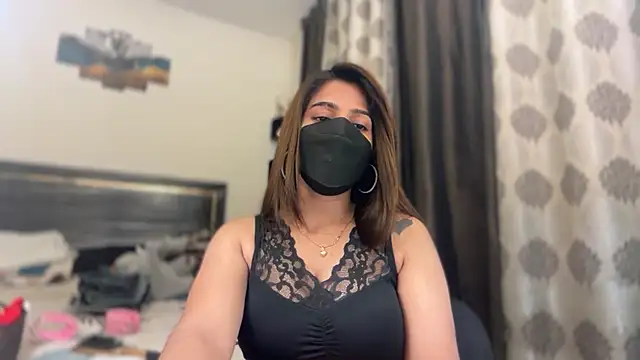 Hotty-Sana online show from April 7, 5:04 pm