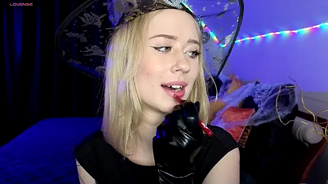 SashaBrooks online show from October 29, 6:07 pm