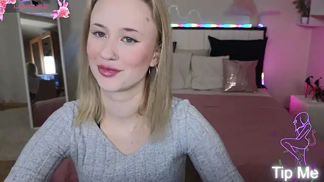 SashaBrooks online show from November 17, 2:10 pm