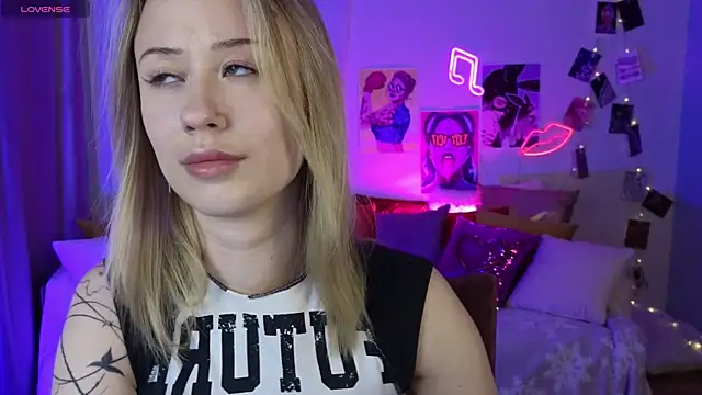 SashaBrooks online show from January 13, 1:59 pm