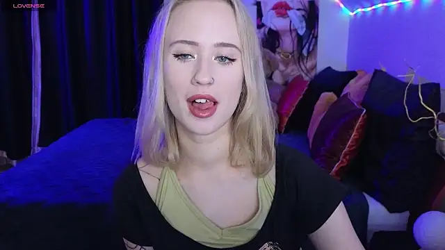 SashaBrooks online show from October 19, 6:10 pm