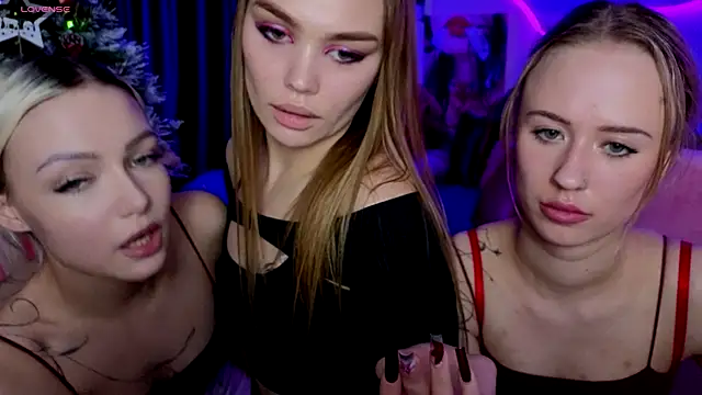 SashaBrooks online show from December 13, 8:04 pm