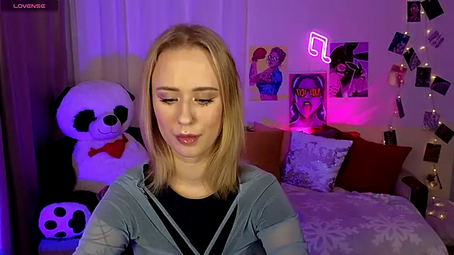 SashaBrooks online show from November 15, 2:10 pm