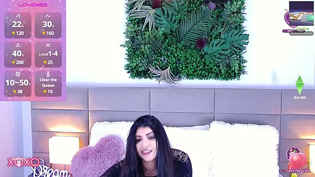 Snapshot of ZendayaClark chatting on February 7, 3:45 am ZendayaClark online show from February 7, 3:45 am