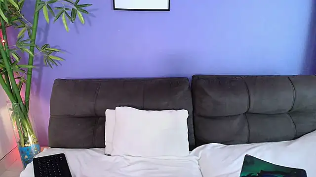 Snapshot of candyy_bella chatting on March 22, 3:42 pm candyy bella online show from March 22, 3:42 pm
