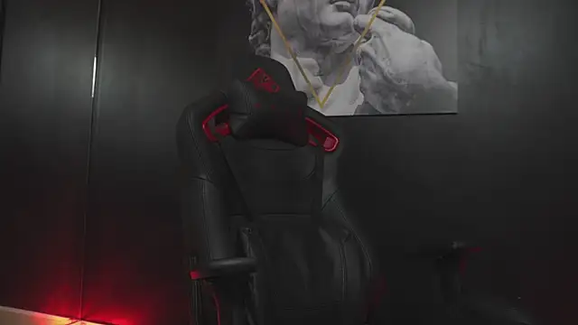 JacksonOlsenn online show from November 29, 9:04 pm