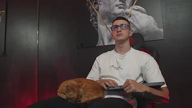 JacksonOlsenn online show from November 15, 10:47 pm